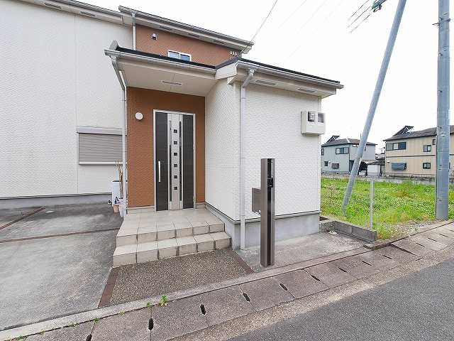 東九条町戸建のエントランス