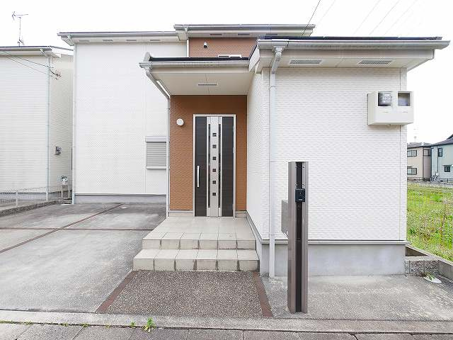 東九条町戸建のエントランス