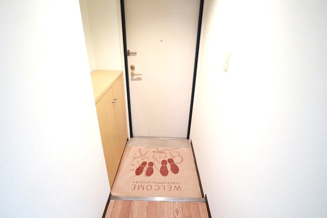 ウエスタンコートハウスの玄関|※別部屋のイメージ写真です。