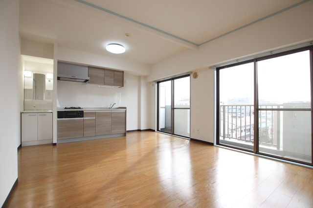 ウエスタンコートハウスの居間・リビング