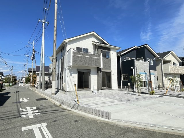 藤岡市藤岡（全5棟）1号棟の前面道路含む現地写真|前面道路含む現地写真です