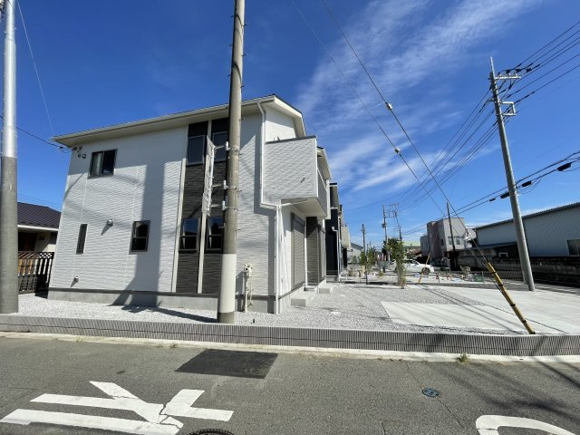 藤岡市藤岡（全5棟）1号棟の前面道路含む現地写真|前面道路含む現地写真です