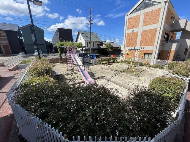 名古屋市天白区梅が丘３丁目の中古マンションのその他共用部分|お子様も喜ぶ、公園が敷地内にあります。