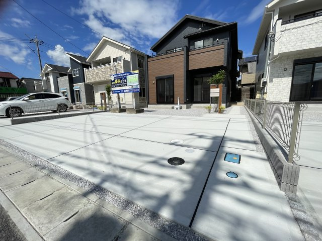 藤岡市藤岡（全5棟）4号棟の前面道路含む現地写真