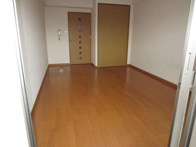 【洋室】 | プリマヴェーラ井尻 | 別号室の写真になります。現況優先。