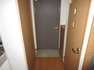 【玄関】 | プリマヴェーラ井尻 | 別号室の写真になります。現況優先。