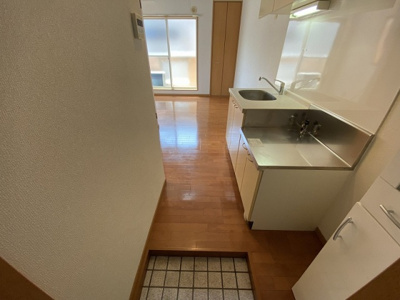 【玄関】 | ローズフラット | 別号室の写真になります。現況優先。