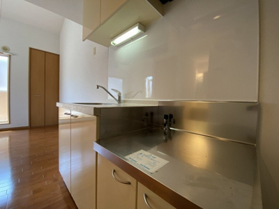 【キッチン】 | ローズフラット | 別号室の写真になります。現況優先。