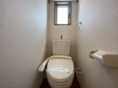 【トイレ】 | ローズフラット | 別号室の写真になります。現況優先。