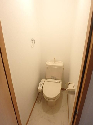 【トイレ】 | サンガーデン地行 | 別号室の写真になります。現況優先。