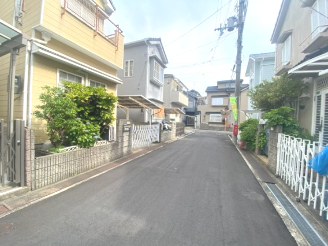 【建築条件付き土地】グラッド・タウンニュー明美の里町の前面道路含む現地写真|■大東市明美の里町は人気のエリアです♪♪