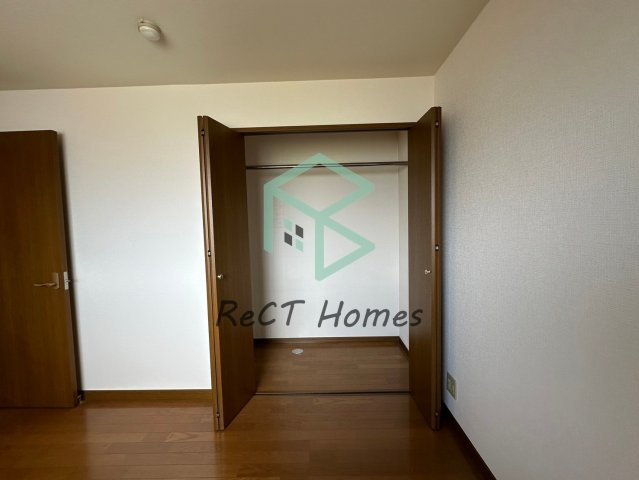 姫路市飾磨区中島３丁目の賃貸マンションの収納