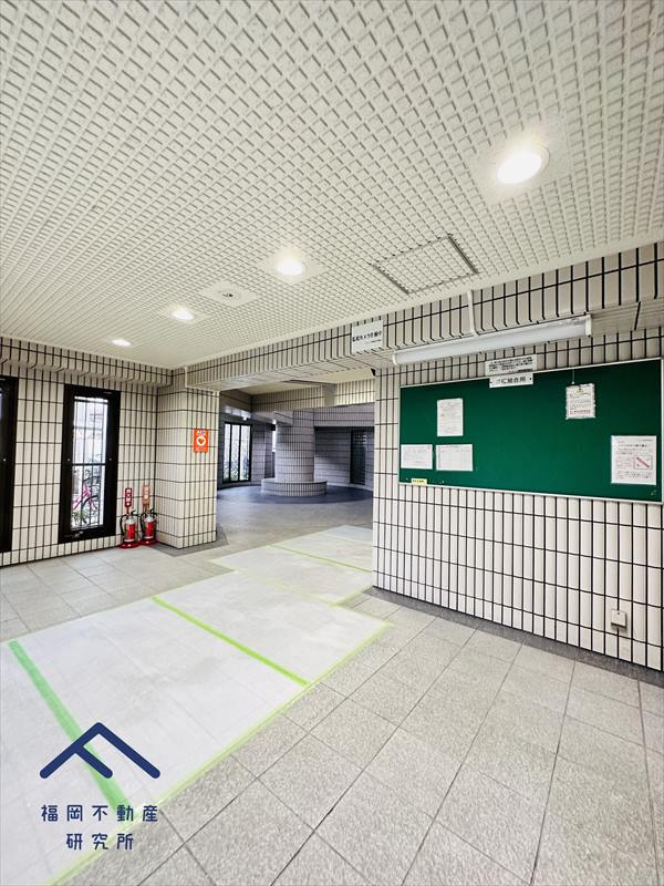 アンピール箱崎東のエントランス