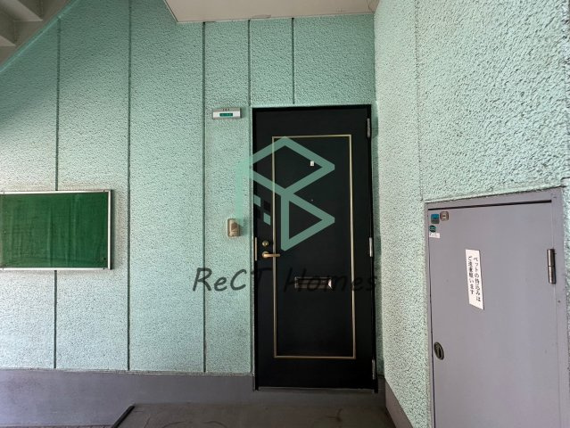 姫路市飾磨区中島の賃貸マンションの玄関