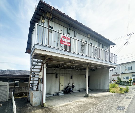 徳島市鮎喰町１丁目の一棟アパートの外観