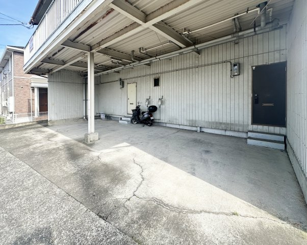 徳島市鮎喰町１丁目の一棟アパートの駐車場