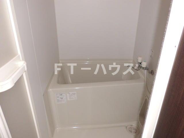 グラジーエ大久保の浴室