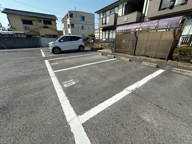 コウジィーコートＫの駐車場