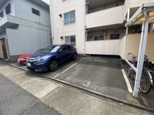 サンマンション本山の駐車場|サンマンション本山