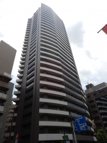 ルミナリータワー池袋の外観