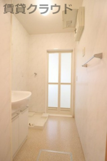 クリスタル　ソレーユの洗面所|コンパクトで使いやすい洗面所