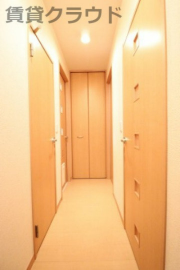 クリスタル　ソレーユの玄関|きれいな玄関です