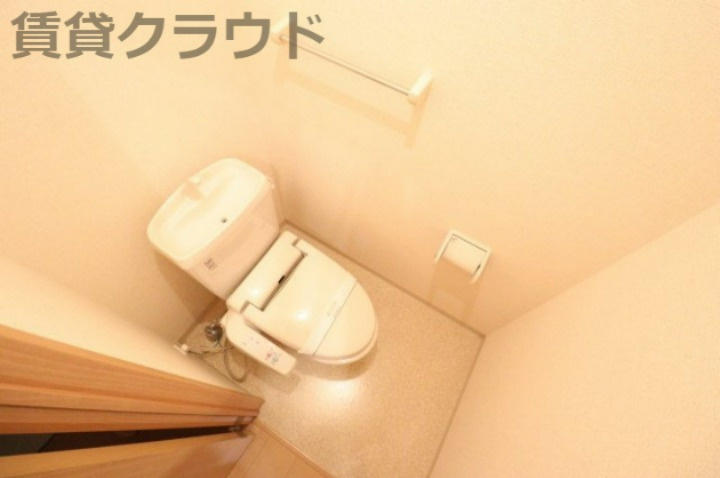 クリスタル　ソレーユのトイレ|白を基調とした清潔感のあるトイレ♪