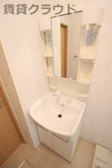 クリスタル　ソレーユの洗面所|デザインだけでなく、収納力も◎洗面台もスッキリ♪