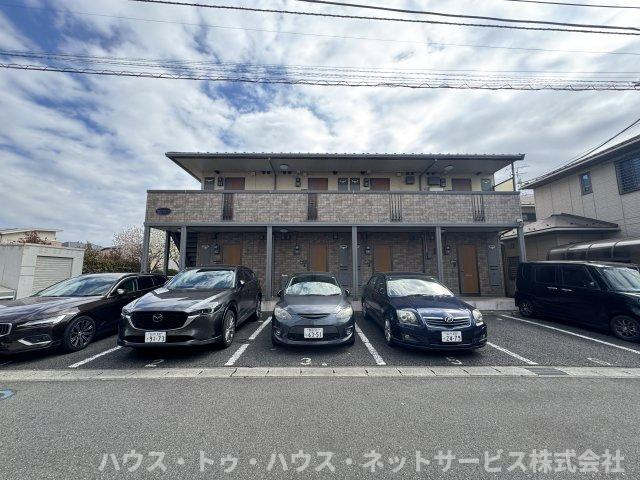 クレールコートの駐車場