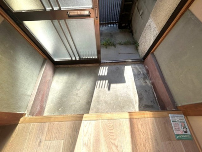 【玄関】 | 芝田貸家