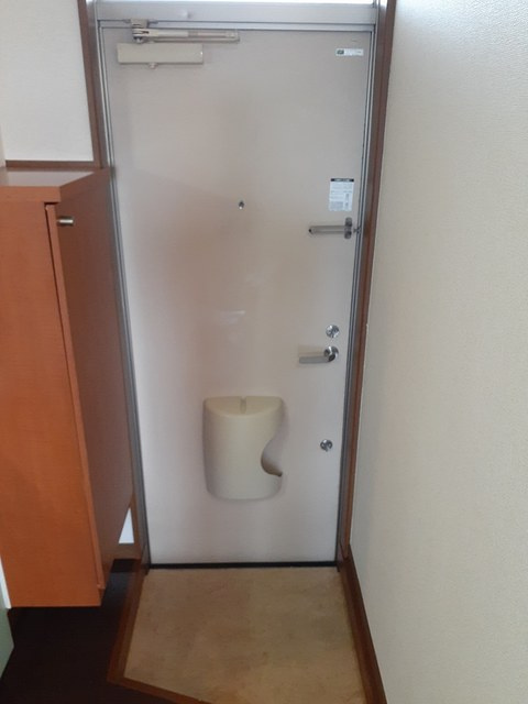 サンハイツ長者ヶ台Ｂ棟の玄関