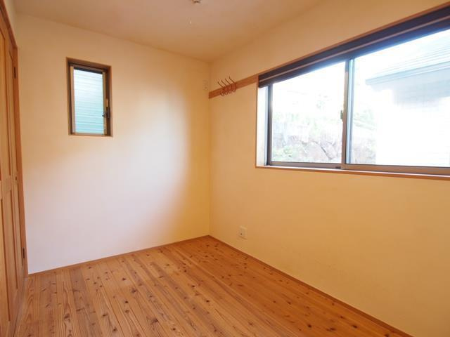 泉ガ丘戸建（定期借家契約）の寝室