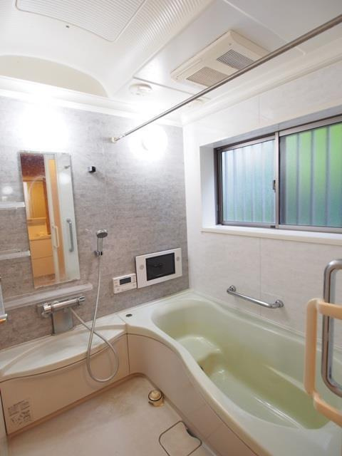 泉ガ丘戸建（定期借家契約）の浴室