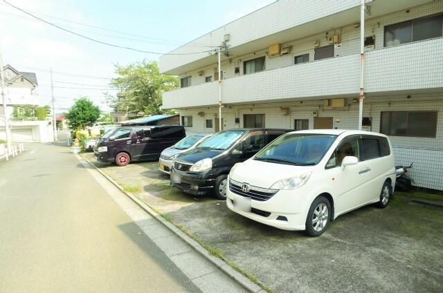 グリーンヒル高橋の駐車場