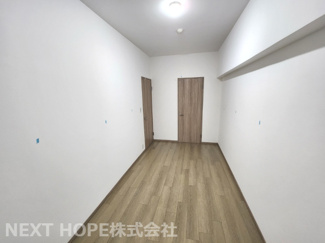 【洋室】 | 尼崎アーバンコンフォート | 玄関横の洋室6帖です♪いつでもご覧いただけます！お気軽にネクストホープ不動産販売までお問い合わせを！！