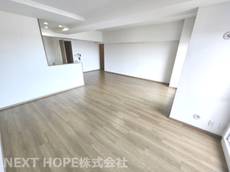 【居間・リビング】 | 尼崎アーバンコンフォート | LDKは約22.7帖の大空間です♪ぜひ現地でご確認ください(^^)お気軽にネクストホープ不動産販売までお問い合わせを！！
