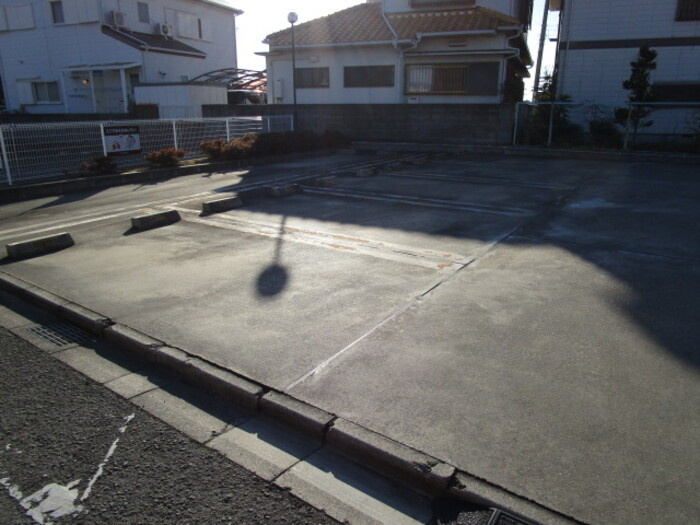 トゥインクルなごみの駐車場