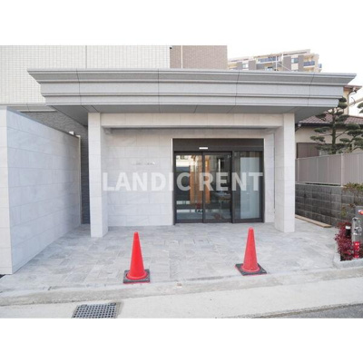 【エントランス】 | ルミエール大橋駅南