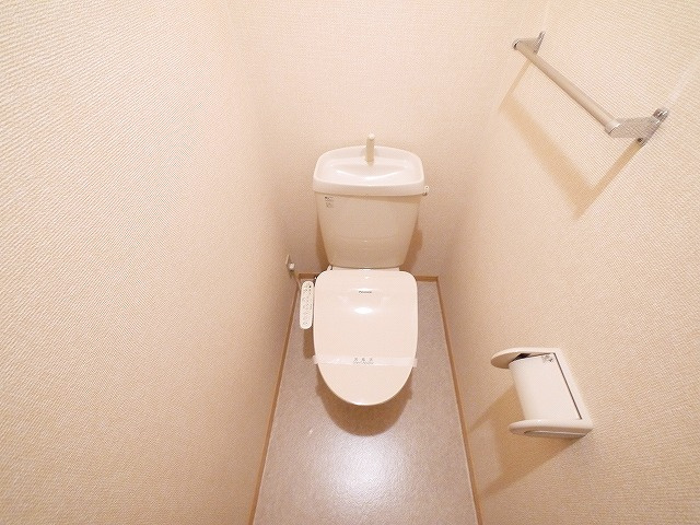 ガーデンパークC棟のトイレ|コンパクトで使いやすいトイレです