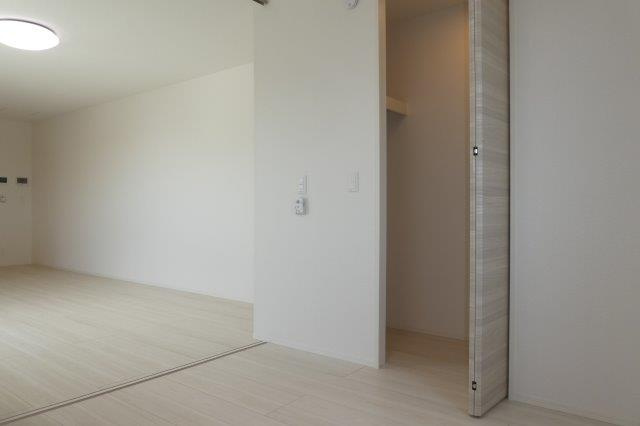 フェリーチェ浜ノ茶屋の収納|洋室