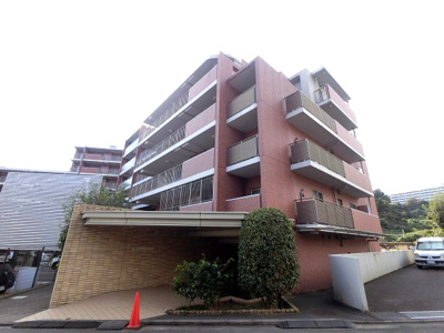 【外観】 | 磯子レジデンス | 総戸数75戸、2007年3月築、管理人は日勤勤務につき管理体制良好です♪