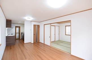 【居間・リビング】 | 新潟市西区新通  4LDK | 14帖