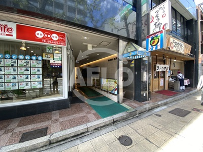 マエダビル本社ビルのエントランス|マエダビル本社ビル　エントランス