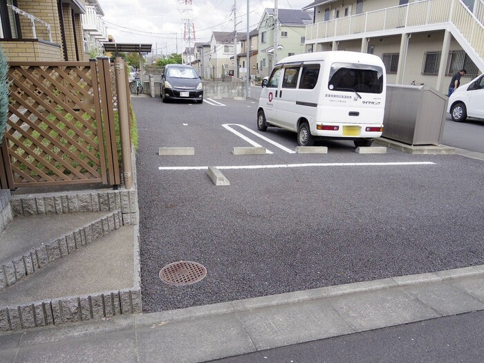 Grace court（グレイスコート）の駐車場