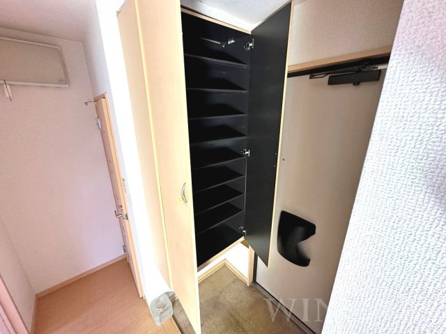 リビングタウン下地 Aの玄関