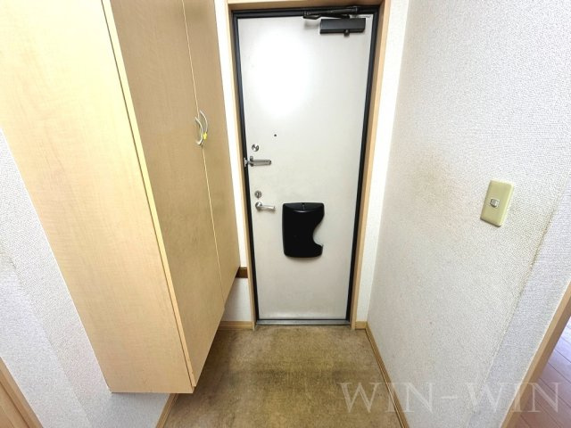 リビングタウン下地 Aの玄関
