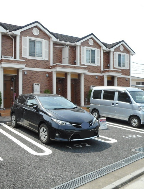 ファミーユの駐車場