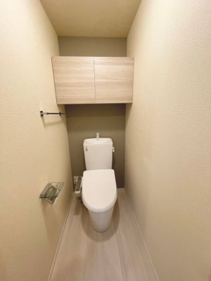 【トイレ】 | D-chambre 中川原 | ※同建築会社施工別物件参考写真（実際の物件とは異なります）