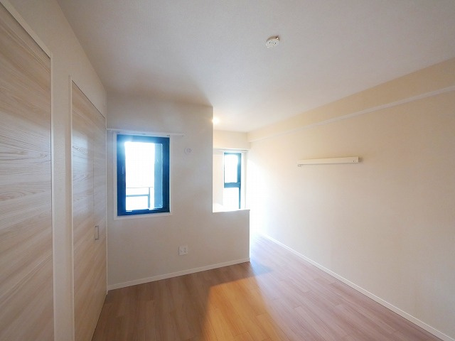 ラヴィーナ奈良の洋室