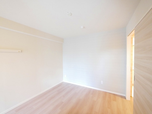 ラヴィーナ奈良の洋室